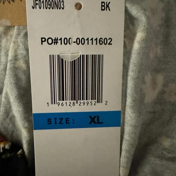 NWT Mason & Belle Cropped Blouse Short Sleeve Off Shoulder Black Floral Top XL - Picture 8 of 12